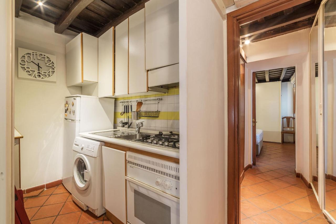 Apartment Stylish Flat Domus Aurea Rom